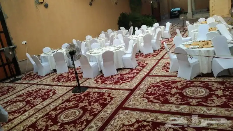 تاجير لوزم مناسبات كراسي شفاف كراسي ذهبي فرش 0