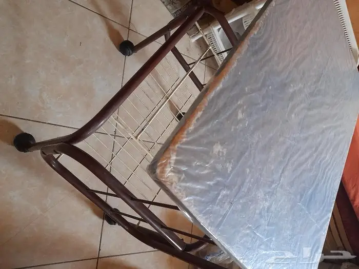 طاولة طعام أو مطبخ متحركة 1