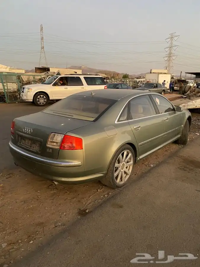 قطع غيار تشليح اودي اي 8 موديل 2007 - 2010 9