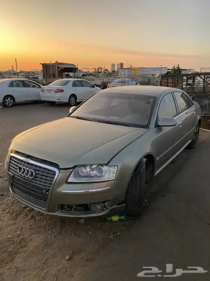 قطع غيار تشليح اودي اي 8 موديل 2007 - 2010 3