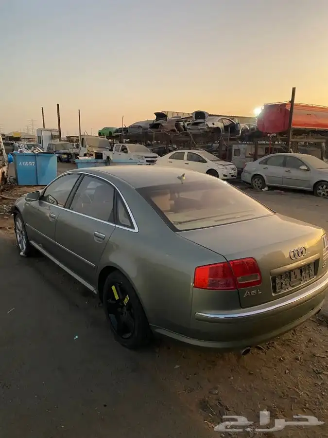 قطع غيار تشليح اودي اي 8 موديل 2007 - 2010 10