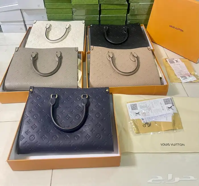 شنط. ماركات. سعر جمله الجملة صاحب المحلات والموقع الكتروني 2