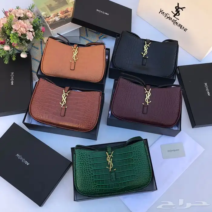 شنط. ماركات. سعر جمله الجملة صاحب المحلات والموقع الكتروني 20