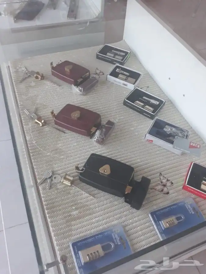نجار فتح ابواب مقفله وتركيب كوالين ابواب جديد 8