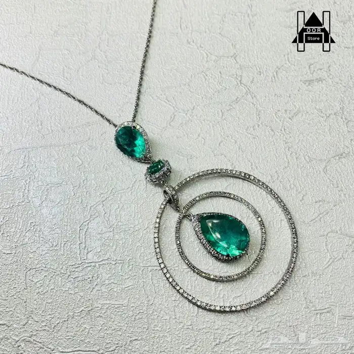 طقم فضة (Silver) عيار 925 إسترليني بأحجار زمرد أخضر وزركون 1