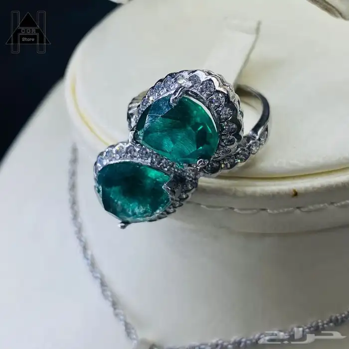طقم فضة (Silver) عيار 925 إسترليني بأحجار زمرد أخضر وزركون 3