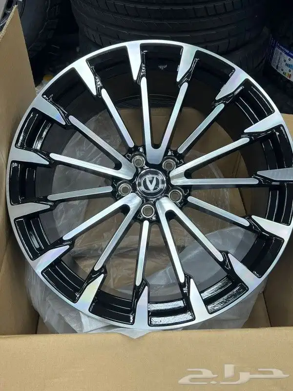 جنوط رنج روفر مقاس 22 و 23 3