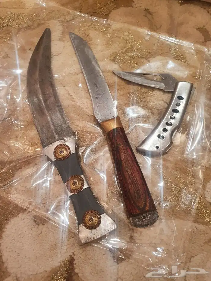 سكين وخنجر وجراب قديم 1