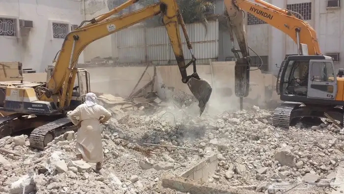 بوكلين دقاق حفار للايجار 0