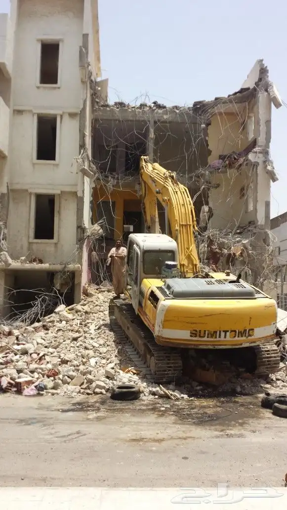 بوكلين دقاق حفار للايجار 1