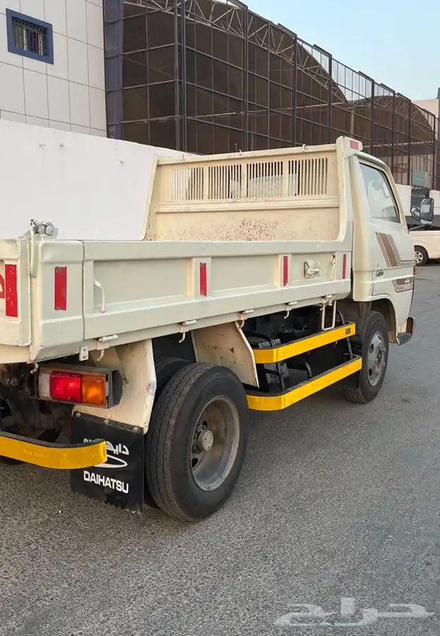 قلاب ديهاتسو 1984 مخزن (تم البيع) 13