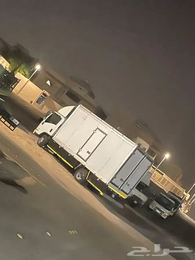 شاحنات لوري 0