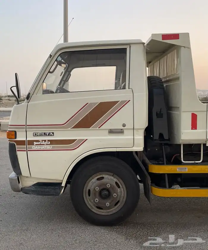 قلاب ديهاتسو 1984 مخزن (تم البيع) 2