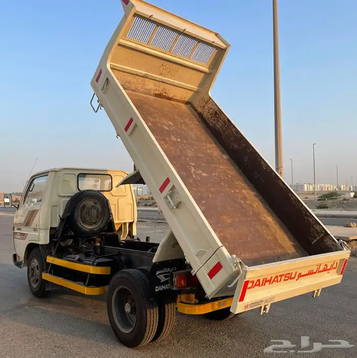 قلاب ديهاتسو 1984 مخزن (تم البيع) 68