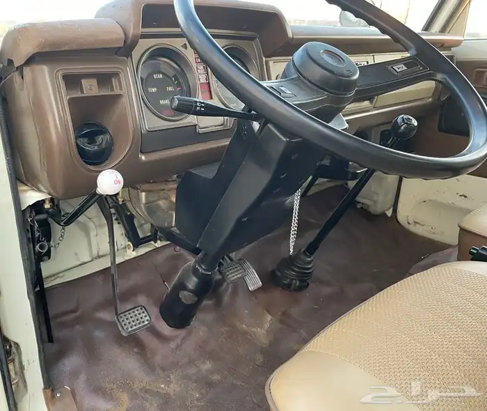 قلاب ديهاتسو 1984 مخزن (تم البيع) 47