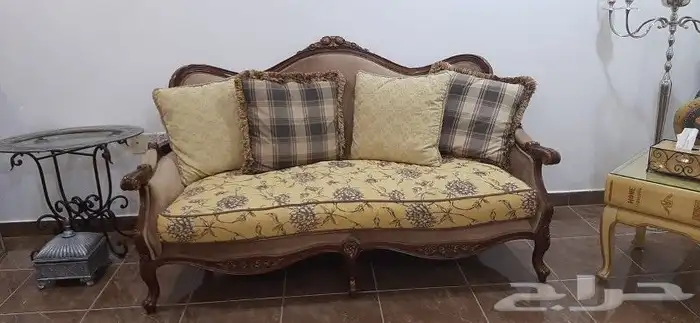 كنب كلاسيك من مفرشات المطلق 2
