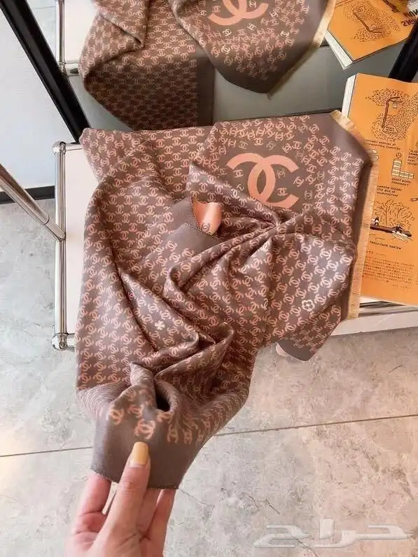 شنط وشوزات وسكارفات درجه اولى 22