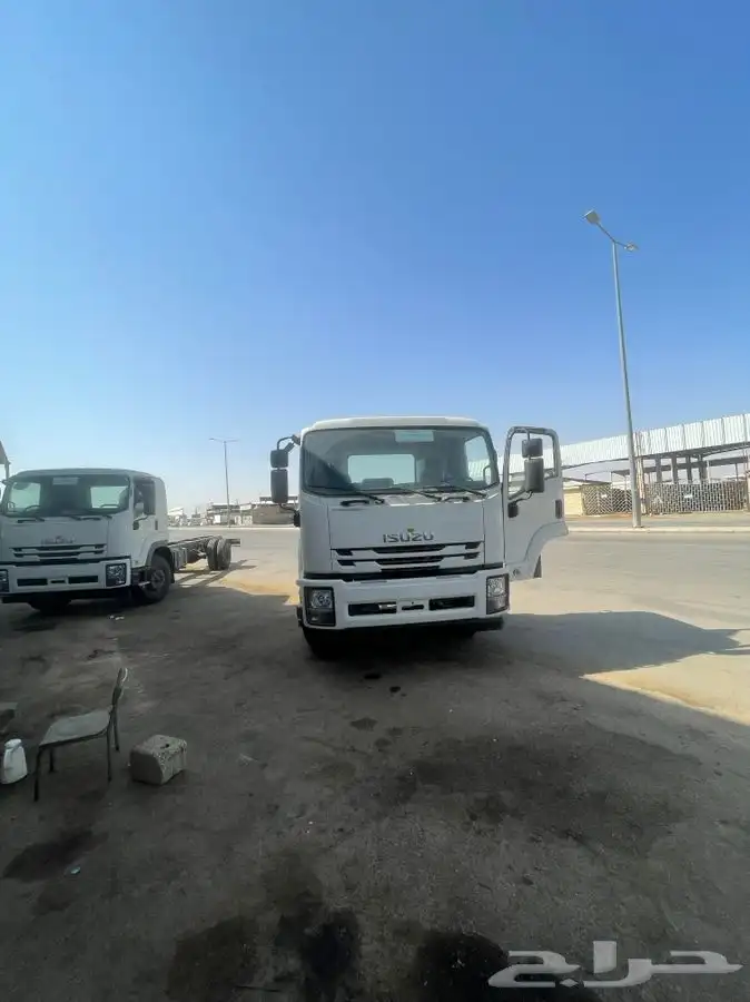 ايجار شاحنات وسيارات 13