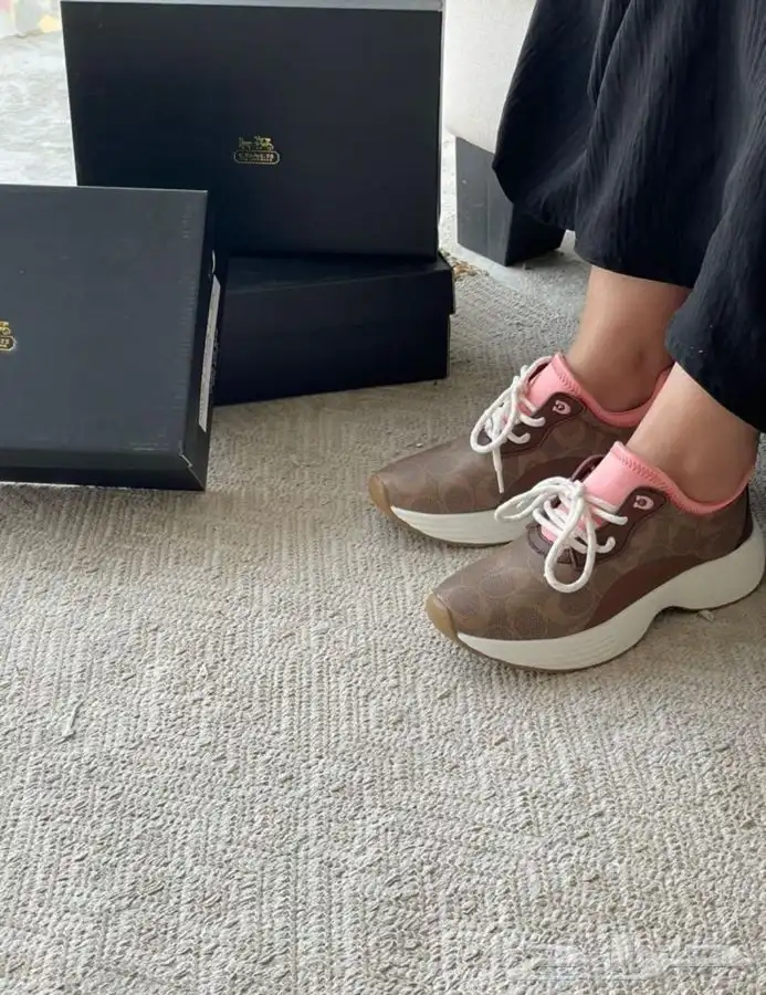 شنط وشوزات وسكارفات درجه اولى 10