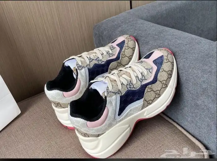 شنط وشوزات وسكارفات درجه اولى 11