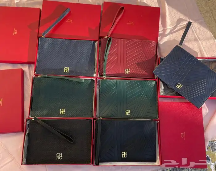 شنط وشوزات وسكارفات درجه اولى 64