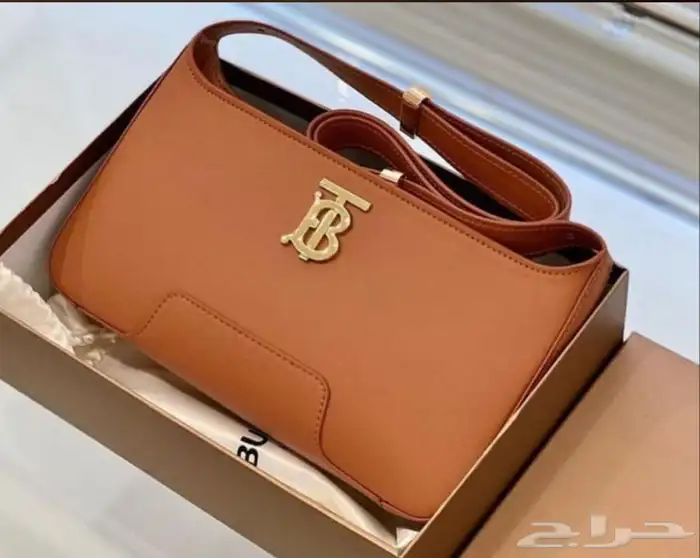 شنط وشوزات وسكارفات درجه اولى 78