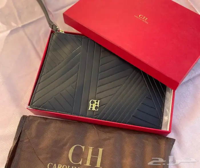 شنط وشوزات وسكارفات درجه اولى 65