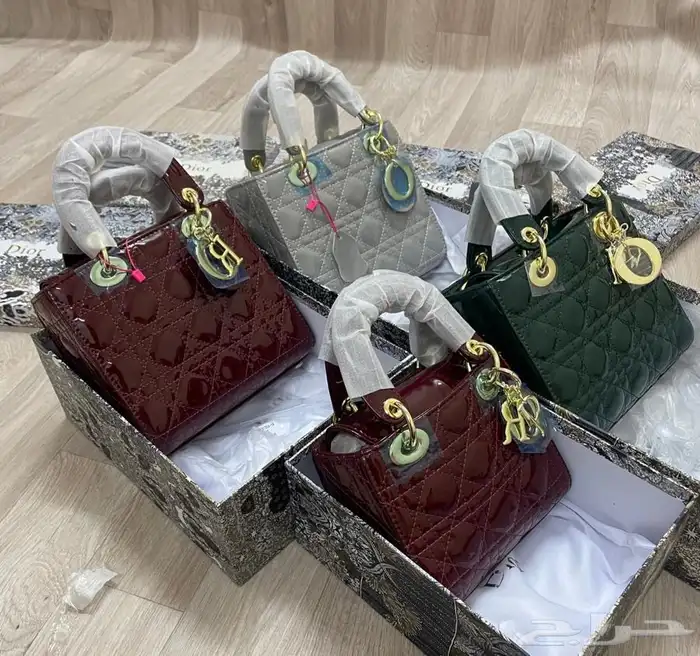 شنط وشوزات وسكارفات درجه اولى 79