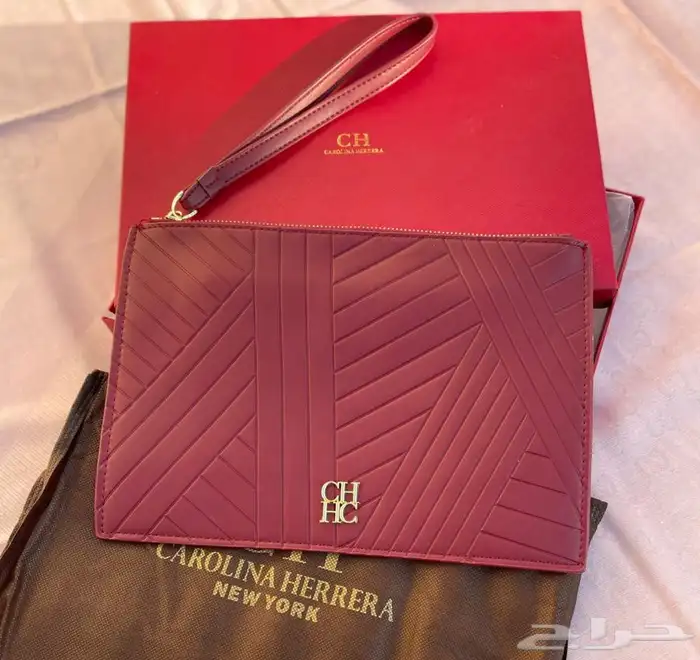 شنط وشوزات وسكارفات درجه اولى 97