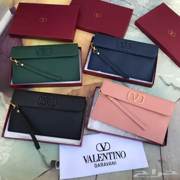 شنط وشوزات وسكارفات درجه اولى 69