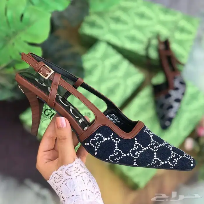 شنط وشوزات وسكارفات درجه اولى 47