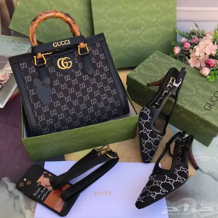 شنط وشوزات وسكارفات درجه اولى 40