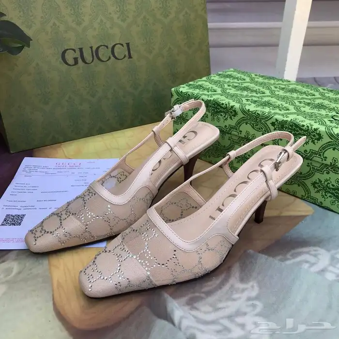 شنط وشوزات وسكارفات درجه اولى 44