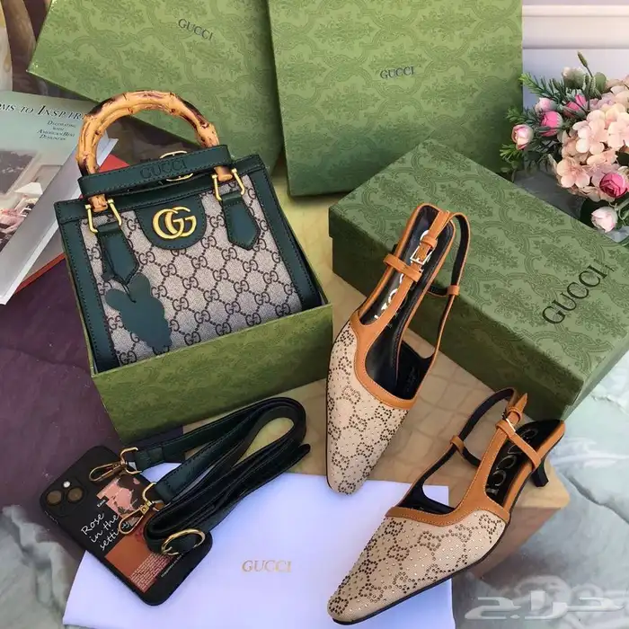 شنط وشوزات وسكارفات درجه اولى 52