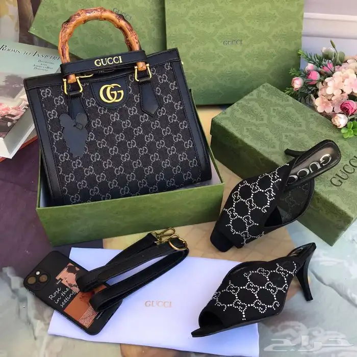 شنط وشوزات وسكارفات درجه اولى 51