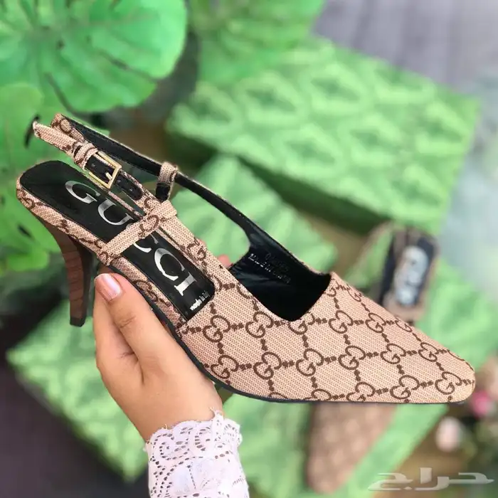 شنط وشوزات وسكارفات درجه اولى 49