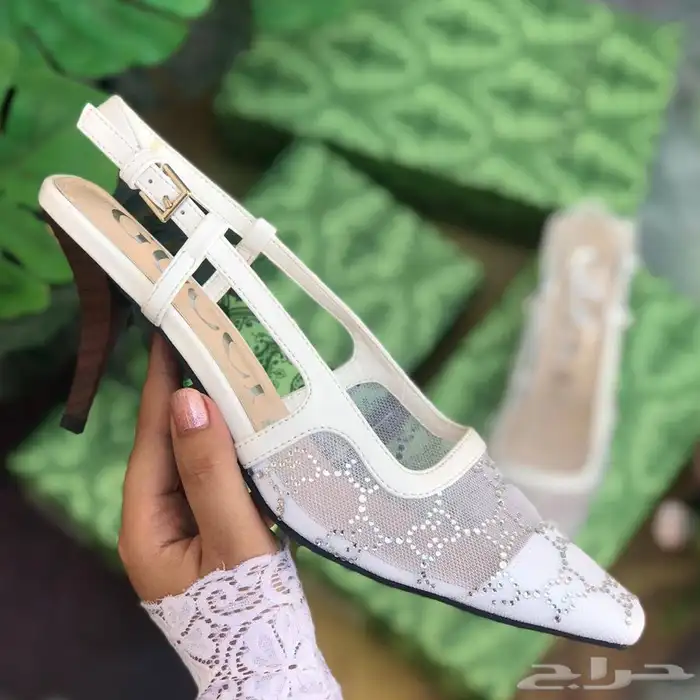 شنط وشوزات وسكارفات درجه اولى 32