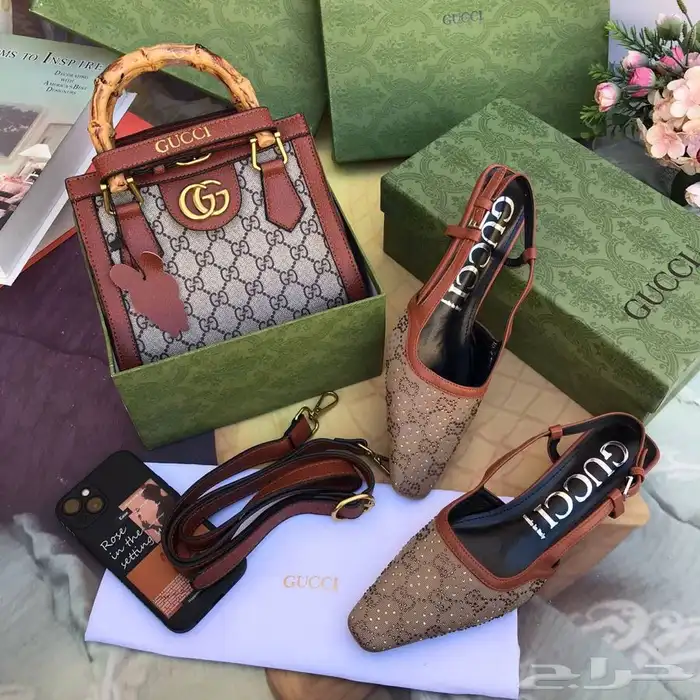 شنط وشوزات وسكارفات درجه اولى 54