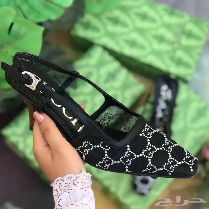 شنط وشوزات وسكارفات درجه اولى 33