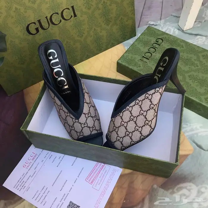 شنط وشوزات وسكارفات درجه اولى 41