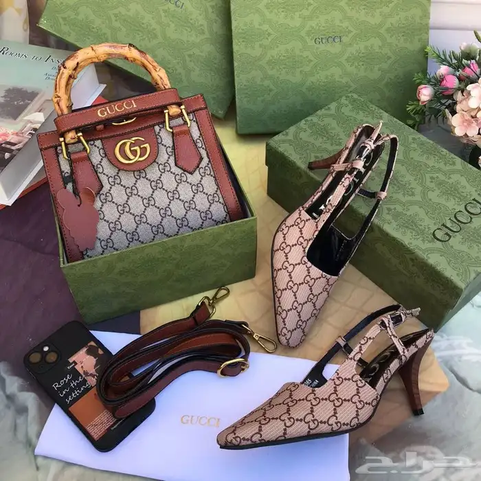 شنط وشوزات وسكارفات درجه اولى 56