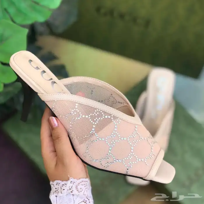 شنط وشوزات وسكارفات درجه اولى 48