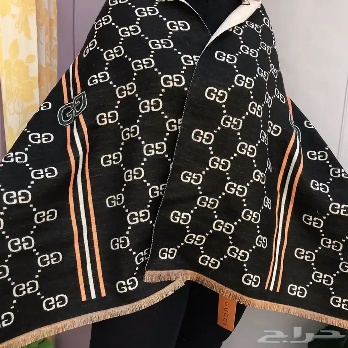 شنط وشوزات وسكارفات درجه اولى 82