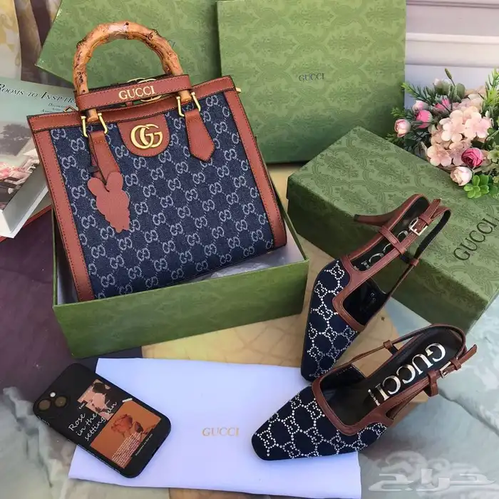 شنط وشوزات وسكارفات درجه اولى 50