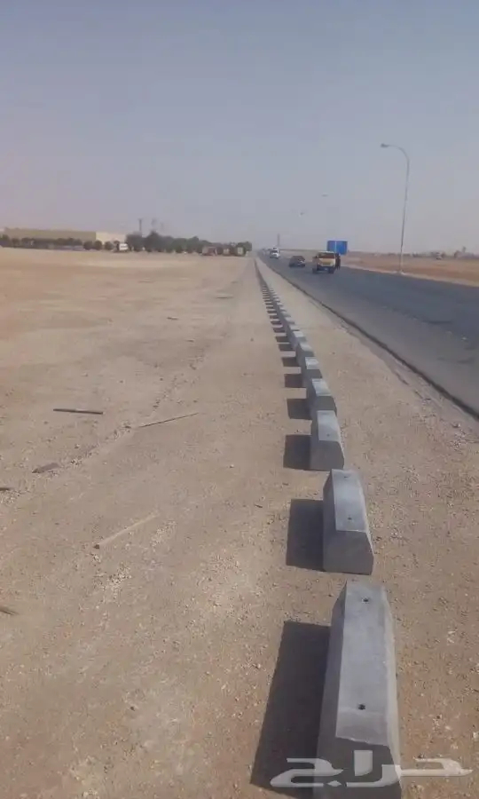 حواجز خرسانية صبات قواعد مصدات 19