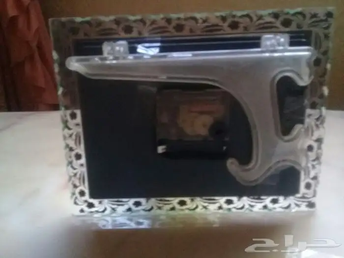ساعه فاخره من سنتربونيت زجاج بداخلها بسم الله 4