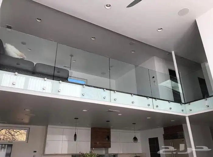 زجاج دربزين وشور بوكس 63