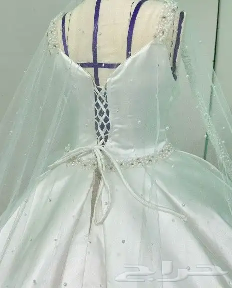 فستان زواج وملكه ومسكه وحذاء 1