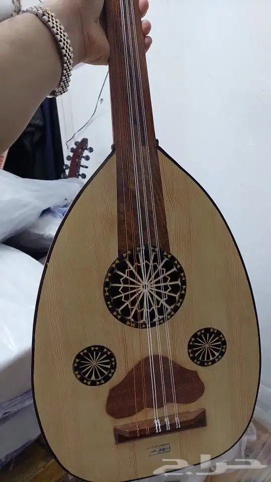 عود موسيقي شعبي طربي ممتاز يساعد على العزف 2