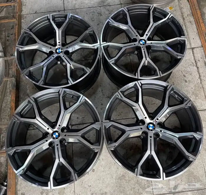 جنوط بي ام دبليو X6 مقاس 21 اصلي موديل 2021 1